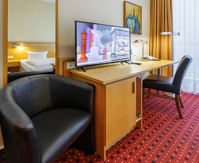 arbeitsbereich-businesszimmer-hotel-adlershof